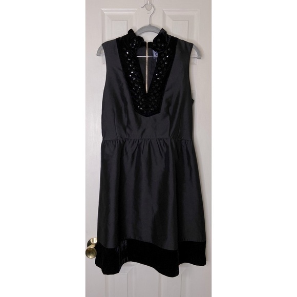 NWOT Sail to Sable Black Dress Velvet Trim Jewel Embellished Neckline Size 8 - Picture 1 of 5